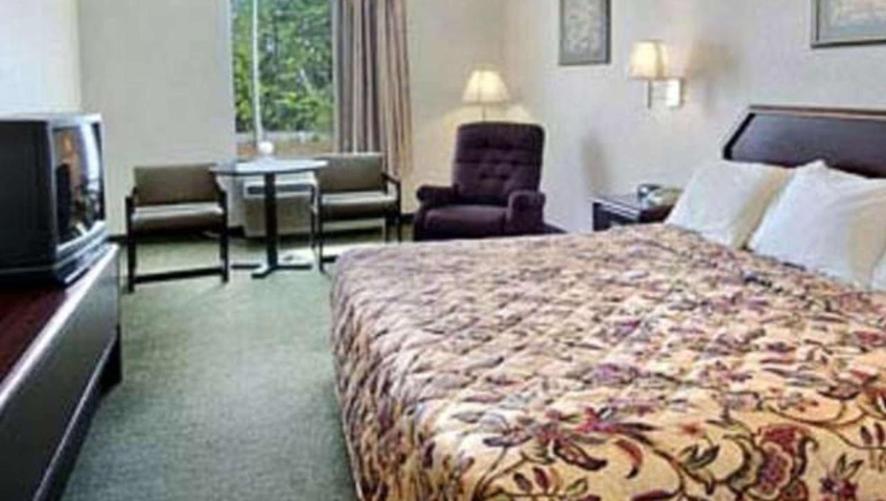 Gray Inn & Suites Bagian luar foto