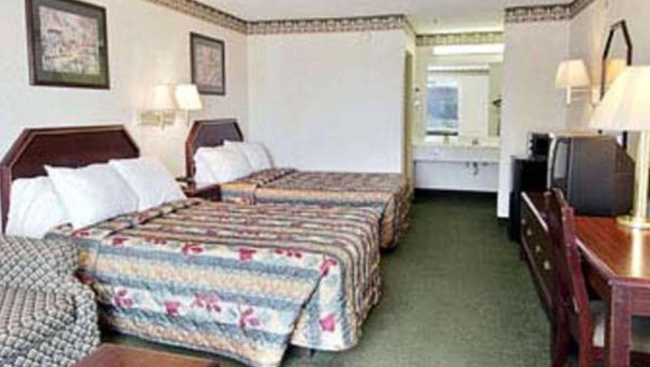 Gray Inn & Suites Bagian luar foto