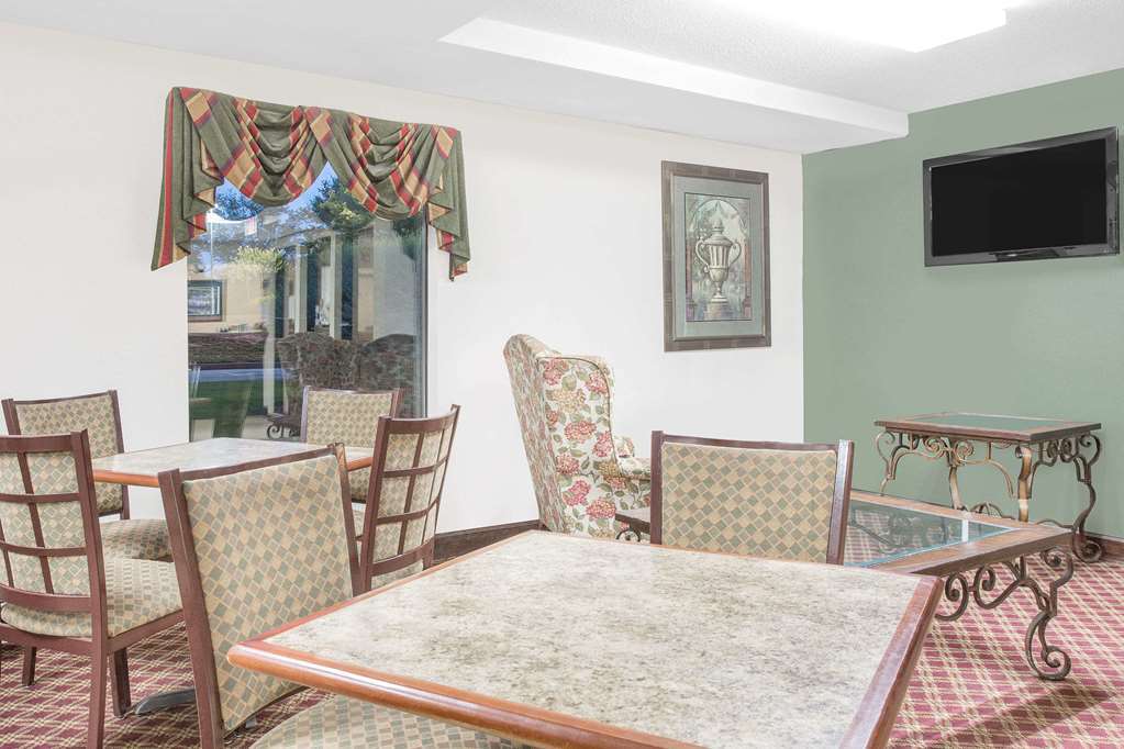 Gray Inn & Suites Bagian luar foto